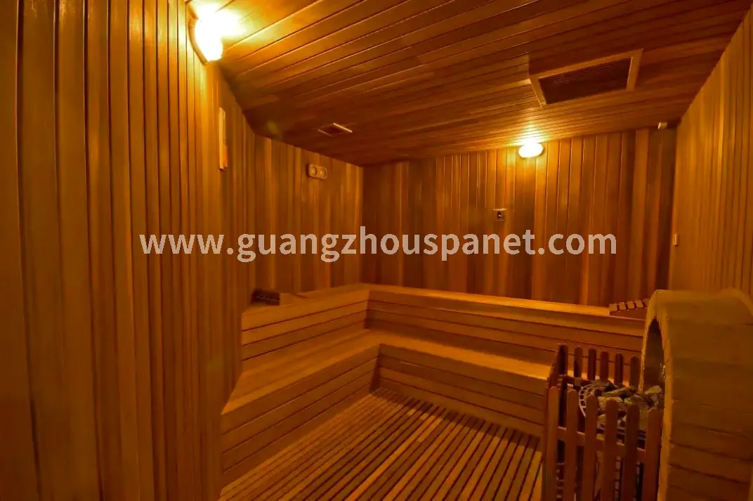 桑拿房内部