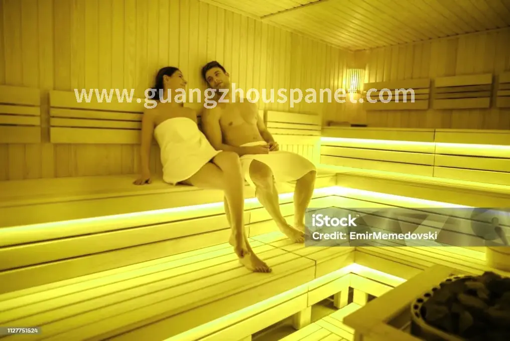 桑拿房内部